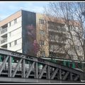 L'artiste Bom enchante les voyageurs de la ligne 6 du métro à Paris
