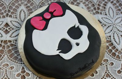 Un gâteau Monster High facile à faire ! {gâteau d'anniversaire}
