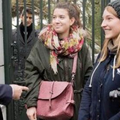 Hollande souhaite offrir de la stabilité aux jeunes diplômés