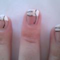 Nail art French blanche et noire