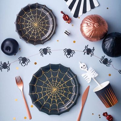 Vite, pensez à votre déco d'Halloween et à remplir vos assiettes!!!!