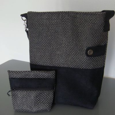 Le sac et sa pochette assortie