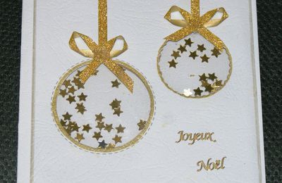 Une carte shaker avec boules de Noël !