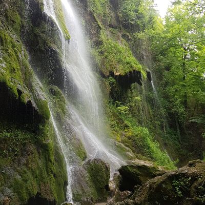 Roquefort les cascades.. en juin