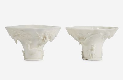 Two similar Chinese Dehua porcelain libation cups, 17th-18th century