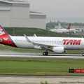 Aéroport: Toulouse-Blagnac: Tam Linhas Aereas: 1er avion de cette compagnie équipé de sharklets:Airbus A320-214:F-WWET:MSN:5621.
