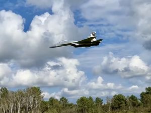 Le vol du Sukhoi SU30, un magnifique avion.