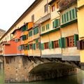 Le Ponte Vecchio traversant le fleuve Arno à Florence