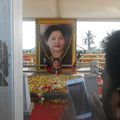nous avons croisé beaucoup de monde sur la tombe de La Jaya : ministre adullée par les indiens DCD en décembre dernier
