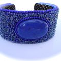 bracelet brodé bleu lapis 