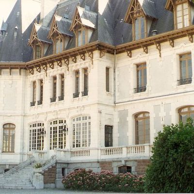 La facade du château en 1996