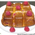 GÂTEAU A LA CREME EPAISSE ET FRAMBOISES FRAICHES