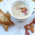 Crème vichyssoise au foie gras et croustilles de jambon