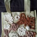 sac décoré au crochet irlandais