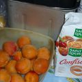 Confiture d'abricots en machine à pain