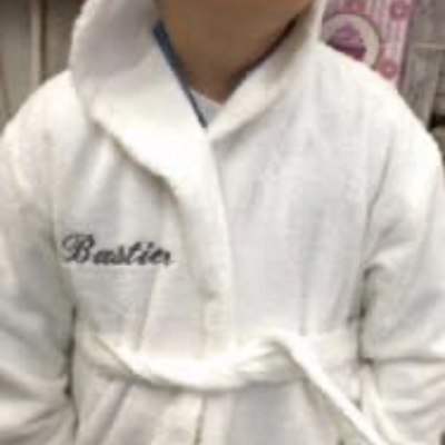 Broderie sur peignoir 