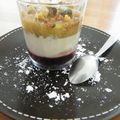 Verrine tonka, rhubarbe et coulis de framboises