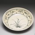 Vietnamese dish with floral patterns in underglaze blue, 1450-1550