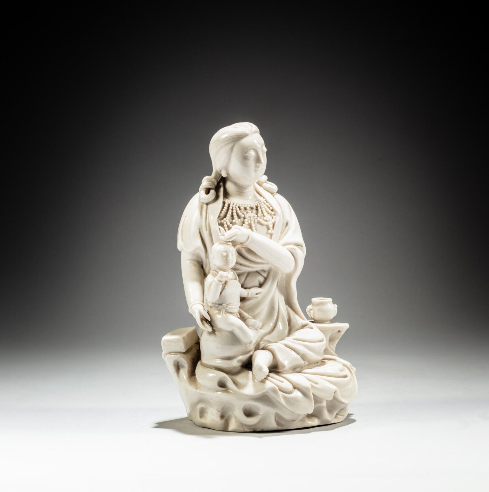 A blanc-de-Chine figure of Guanyin, Qing dynasty, 18th19th century ...