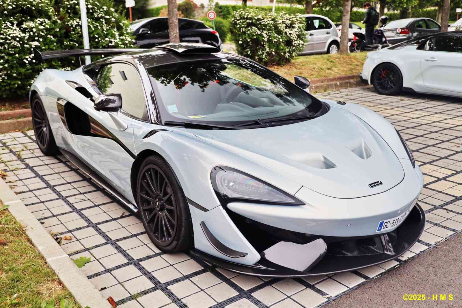 MacLaren 620 R_02 - 2014 [UK] HL_GF