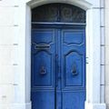 Portes bleues arlésiennes