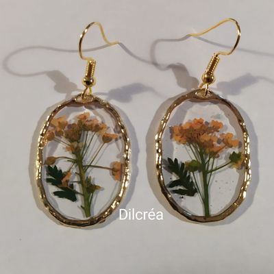 résine et fleurs séchées.