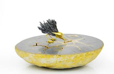 An agate, stibnite and eighteen karat gold objet d'art, Andrew Grima, circa 1989