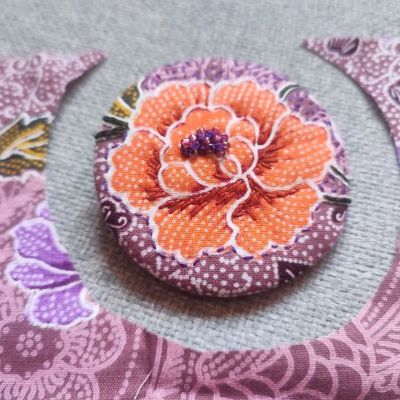 Broches en série
