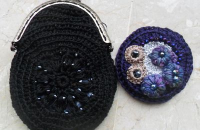 Rentrée, crochet, encours III ... Porte monnaies et des broches au crochet