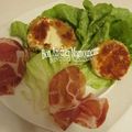 babybel frits coulants sur nid de salade et sa coppa 