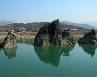 Le fleuve et les 8 merveilles