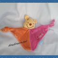 Doudou Plat Triangle Winnie l'Ourson Rose Orange Disney Baby