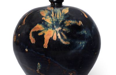 Chinese Ceramics sold at Christie's Paris, 13 December 2024