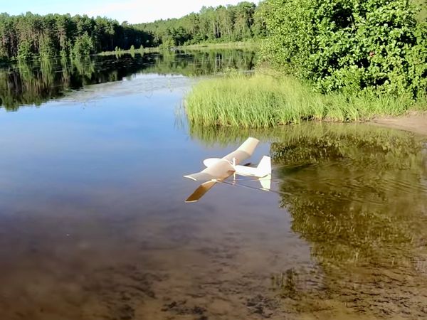 Un hydravion Slowflyer de fabrication facile.