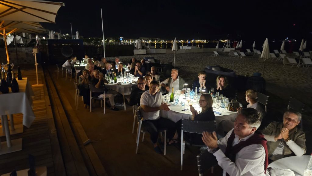 soirée sur la plage "Palais Stéphanie Beach"