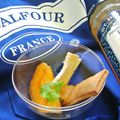 Pomme rôtie, crackers, camembert et confiture de poire