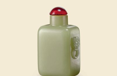 A carved yellow jade snuff bottle, Imperial, Palace Workshops, Beijing, 1730-1800