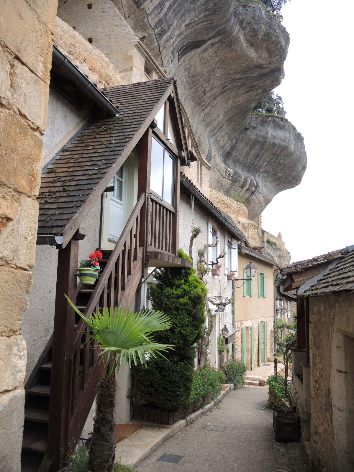 Les Ezies, chemin des falaises..... (24)