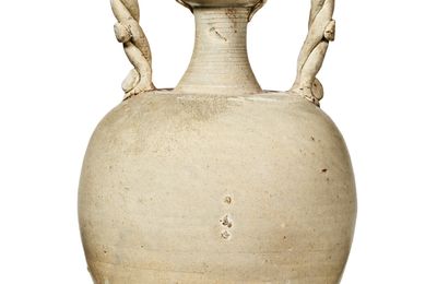 A straw-glazed pottery amphora, Tang dynasty (618-907)