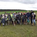 Après les élèves , les parents se mettent à la plantation