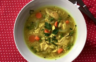 Soupe au poulet, aux légumes et au riz