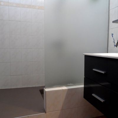 salle de douche chambre côté cour