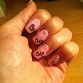 NAIL ART TRES SIMPLE ROSE AVEC STICKERS