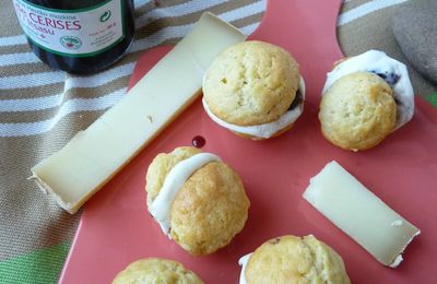 Whoopies à l'Ossau Iraty et la confiture de cerise noire, la bouchée basque de l'apéritif