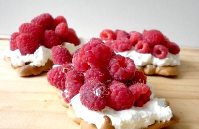 Pavlova individuelles aux framboises