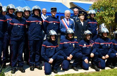 MÉDAILLES ET GALONS POUR CINQ SAPEURS-POMPIERS HIRSONNAIS.
