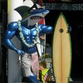 La mascotte d'une boutique de surf de Venice Boardwalk