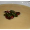Soupe de panais, marrons et pesto de noisettes, on est bien loin de la traditionnelle soupe de légumes!