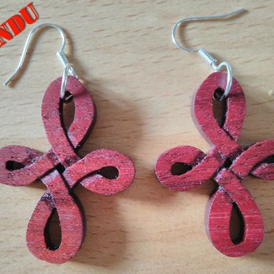 Une paire de boucles trouve une Douce Dame