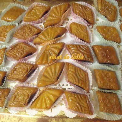 MAKROUTS AUX SESAMES ET AMANDES